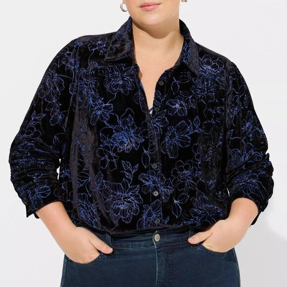 BNWT Torrid Madison Navy Velvet Burnout Button Up Shirt size 00 - Picture 1 of 5